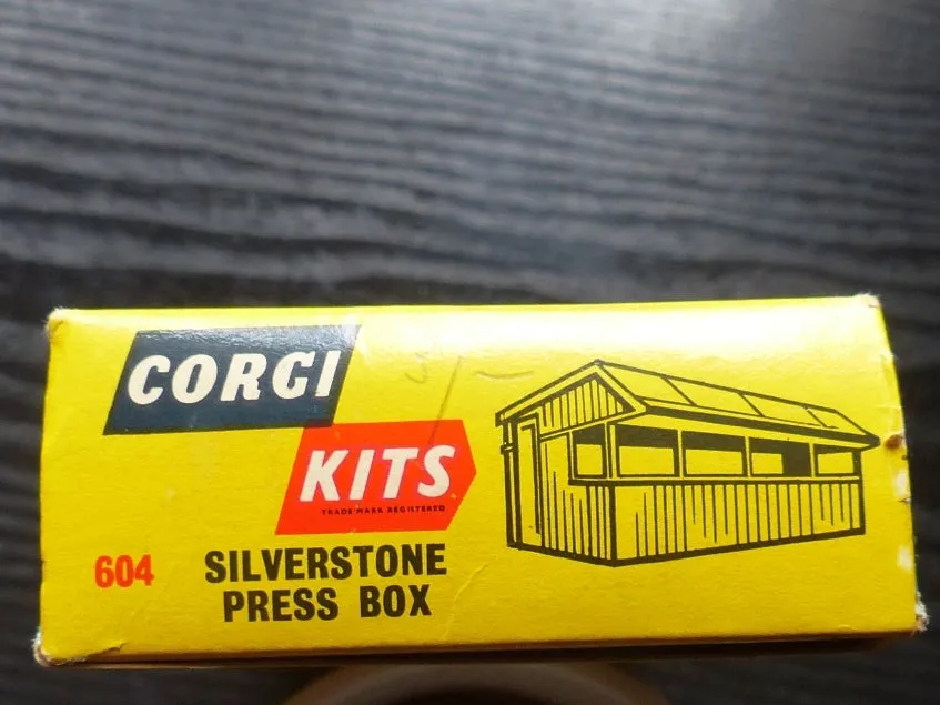 604 Silverstone Press Box *unmade in original box*