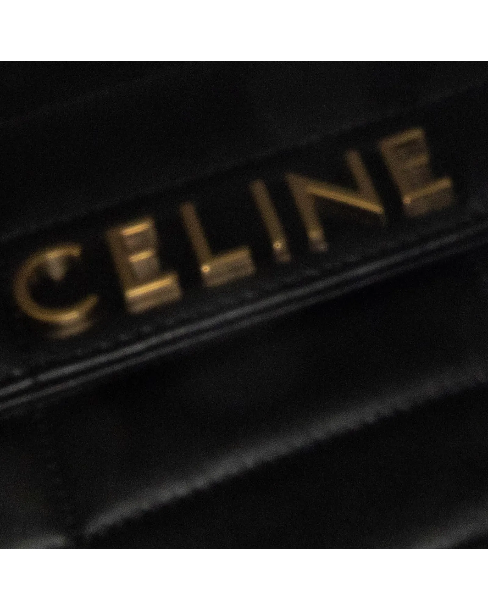 Monochrome Leather Shoulder Bag with Gold-Tone Hardware and Chain Strap