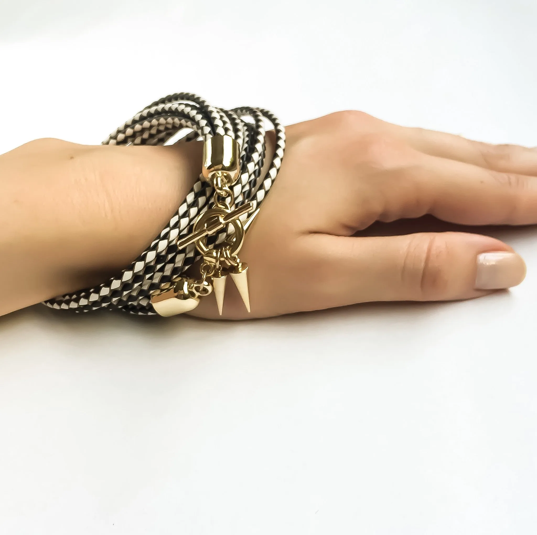 Two-in-one monochrome leather choker-double bracelet